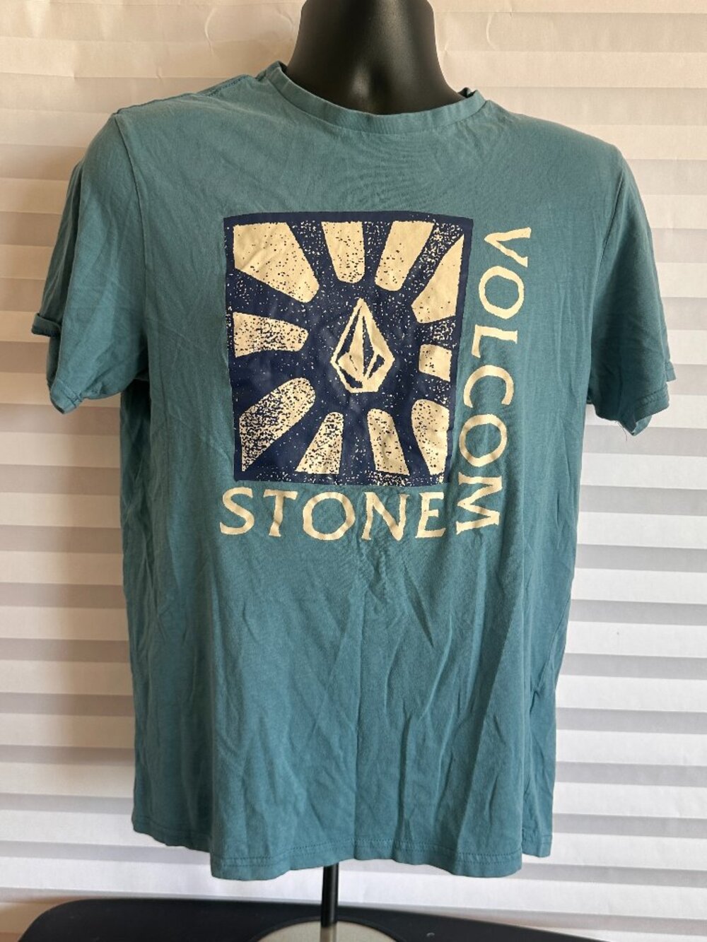 Volcom Stone Mens Teal Blue Graphic T-Shirt Size Medium M Surf Skater Tee